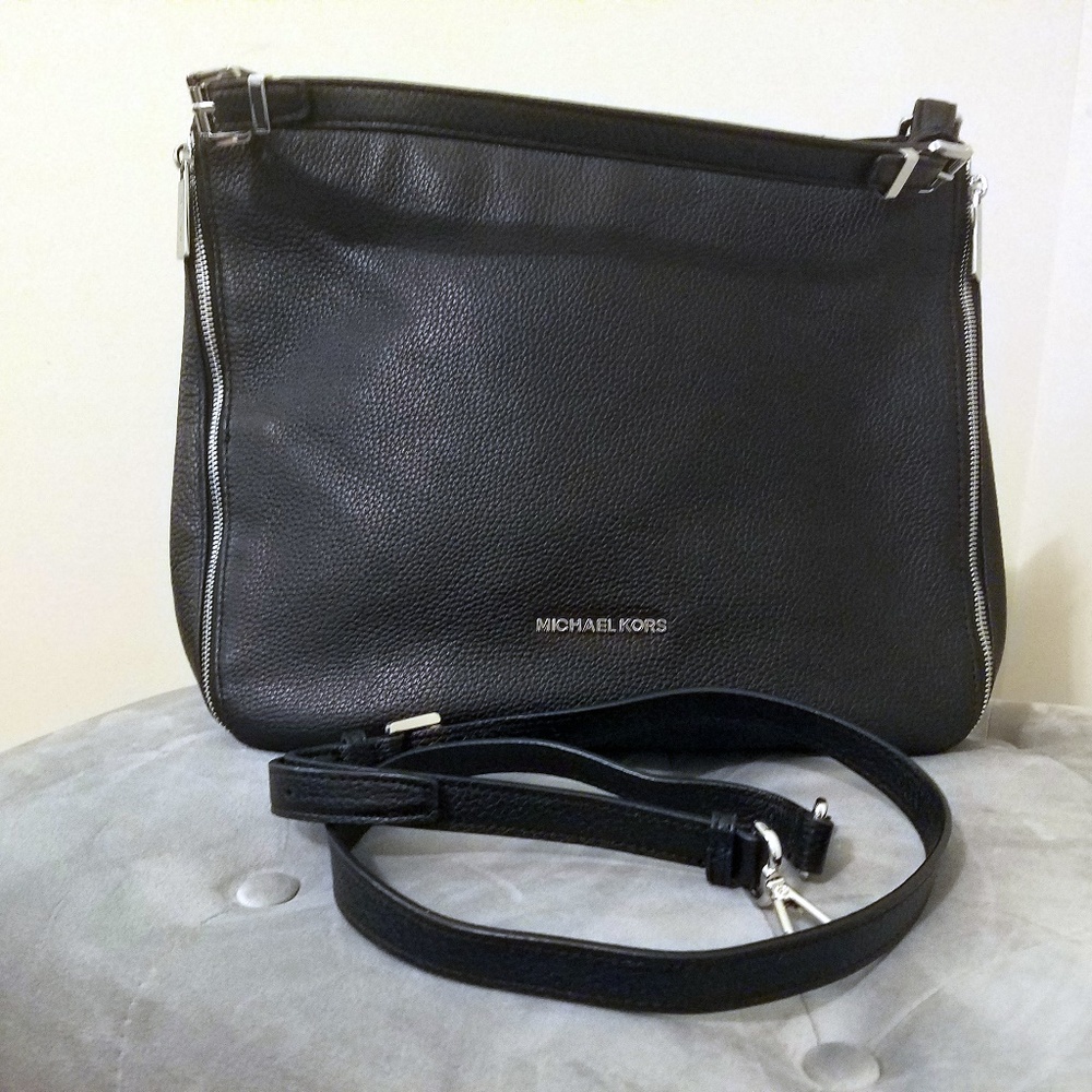 NWOT Michael Kors Large Leather Shoulder Bag